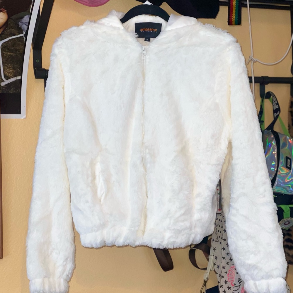 It is completely new, never has it been worn, still in great condition no rips.